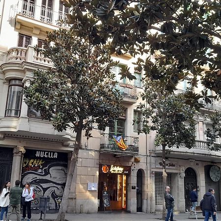 La Casa De Laura Nisia B&B Barcelona Luaran gambar