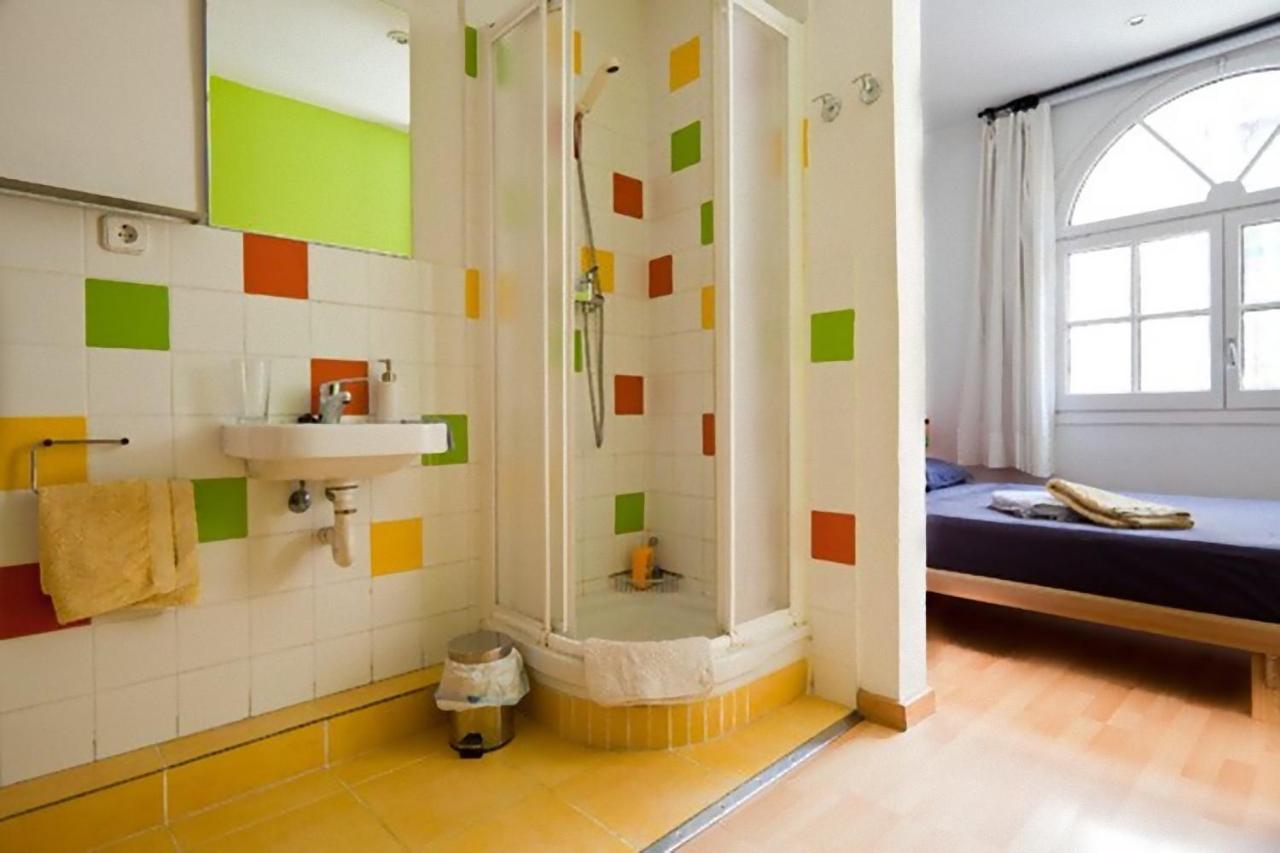 La Casa De Laura Nisia B&B Barcelona Luaran gambar