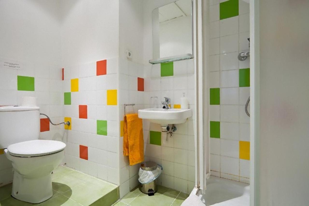 La Casa De Laura Nisia B&B Barcelona Luaran gambar