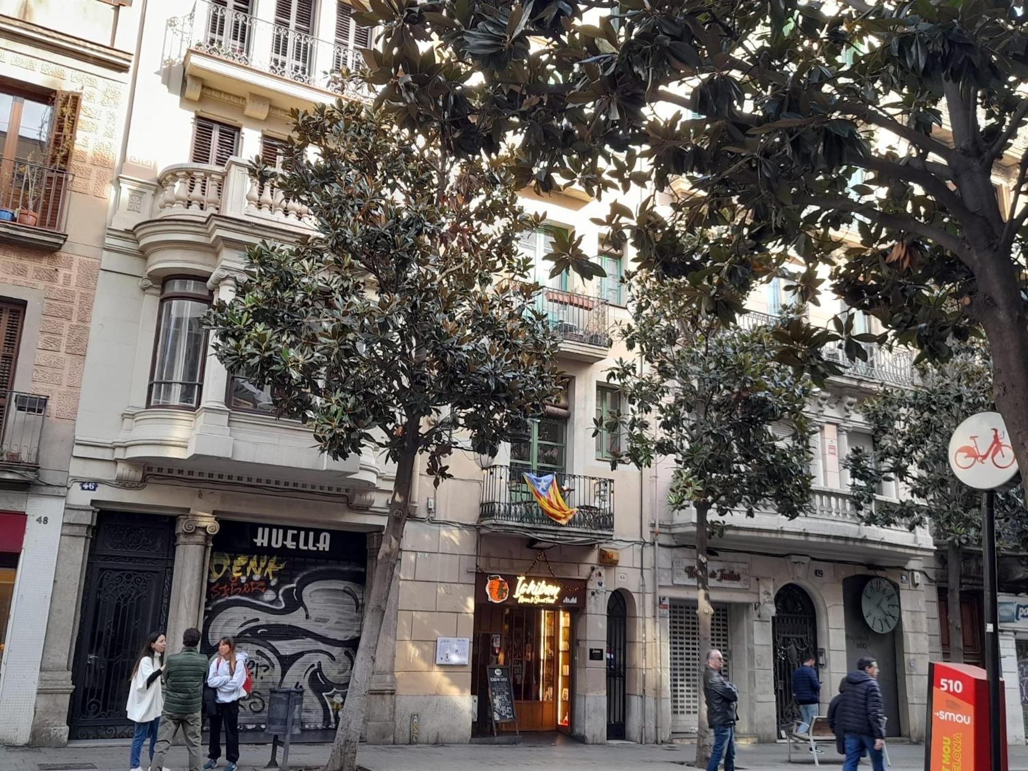 La Casa De Laura Nisia B&B Barcelona Luaran gambar
