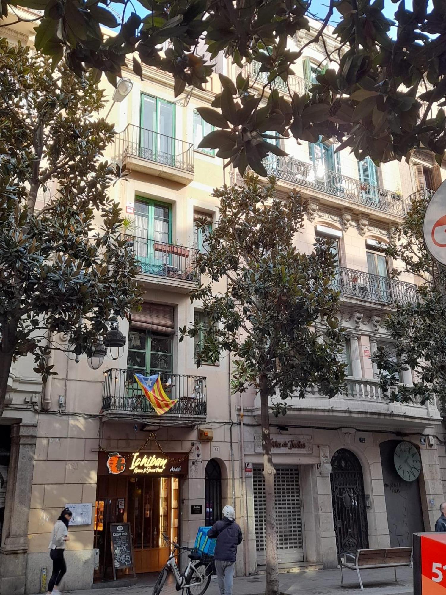 La Casa De Laura Nisia B&B Barcelona Luaran gambar
