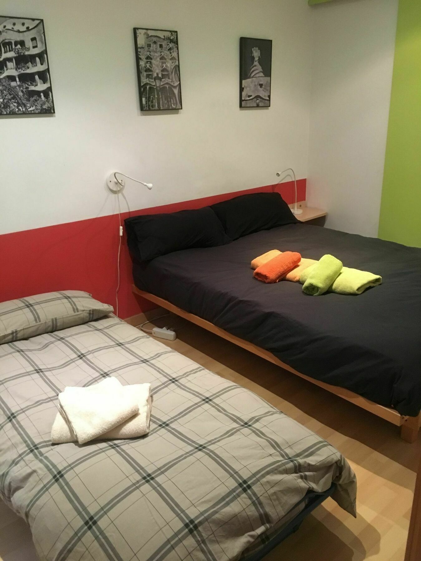 La Casa De Laura Nisia B&B Barcelona Luaran gambar